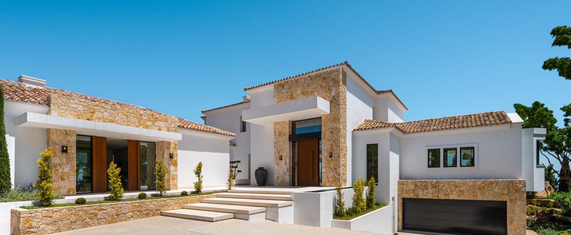 Villa Amara in Benahavis — photo 4