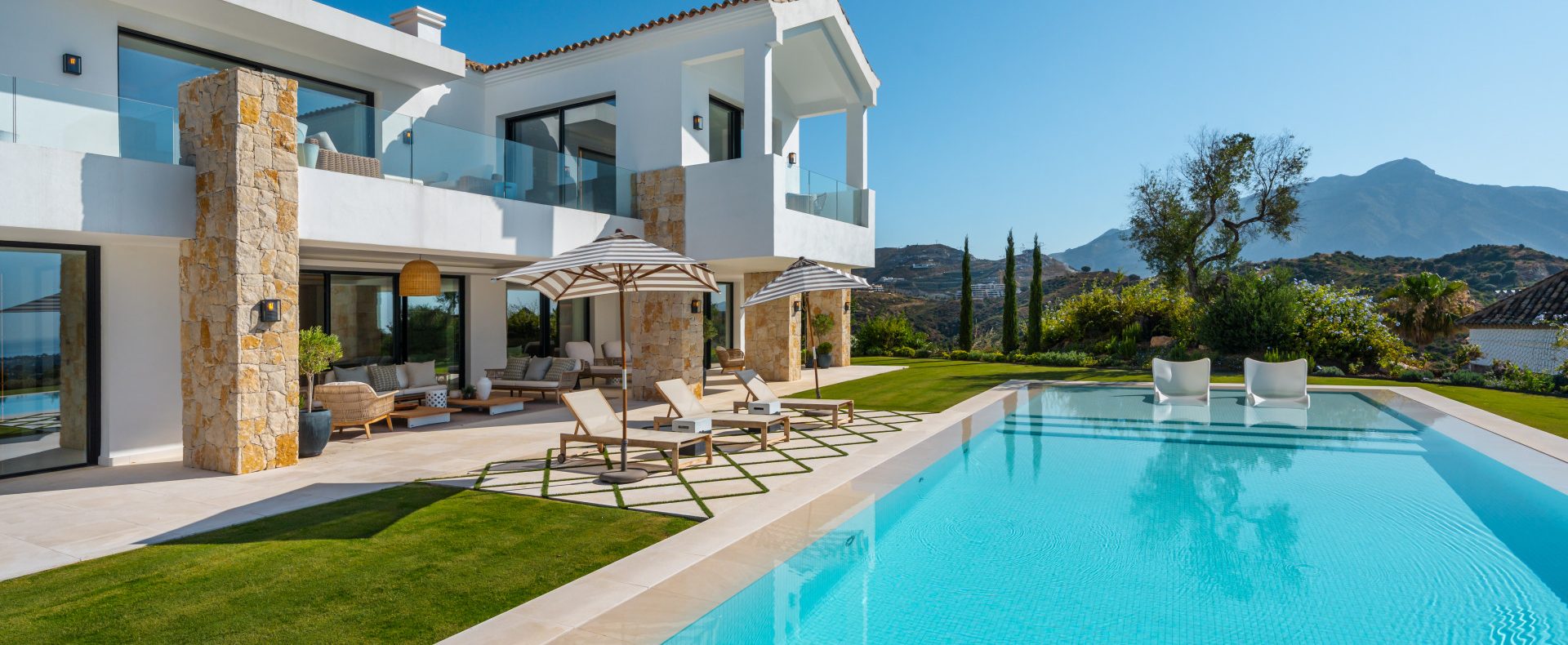 Villa Amara in Benahavis — photo 11