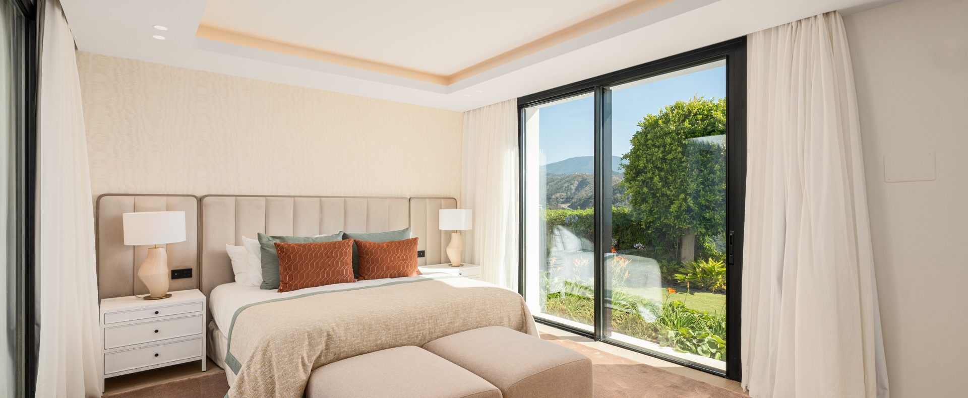 Villa Amara in Benahavis — photo 28