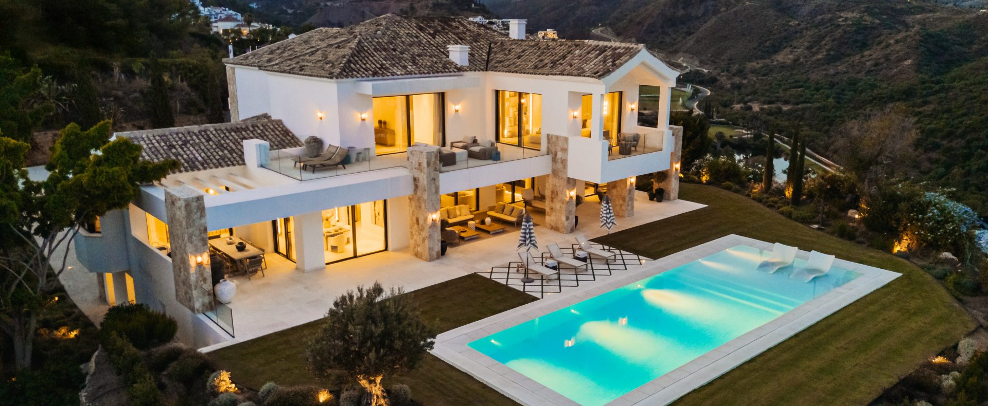 Villa Amara in Benahavis — photo 37